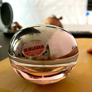 DKNY Be delicius perfume